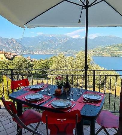 Residenza Coccinelle Vista Lago D'Iseo Tavernola Bergamasca Eksteriør billede
