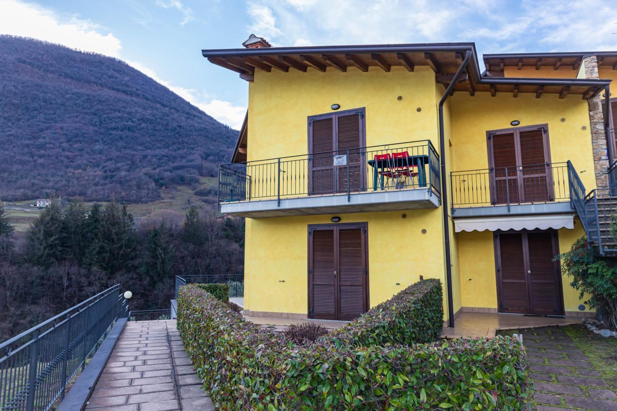 Residenza Coccinelle Vista Lago D'Iseo Tavernola Bergamasca Eksteriør billede