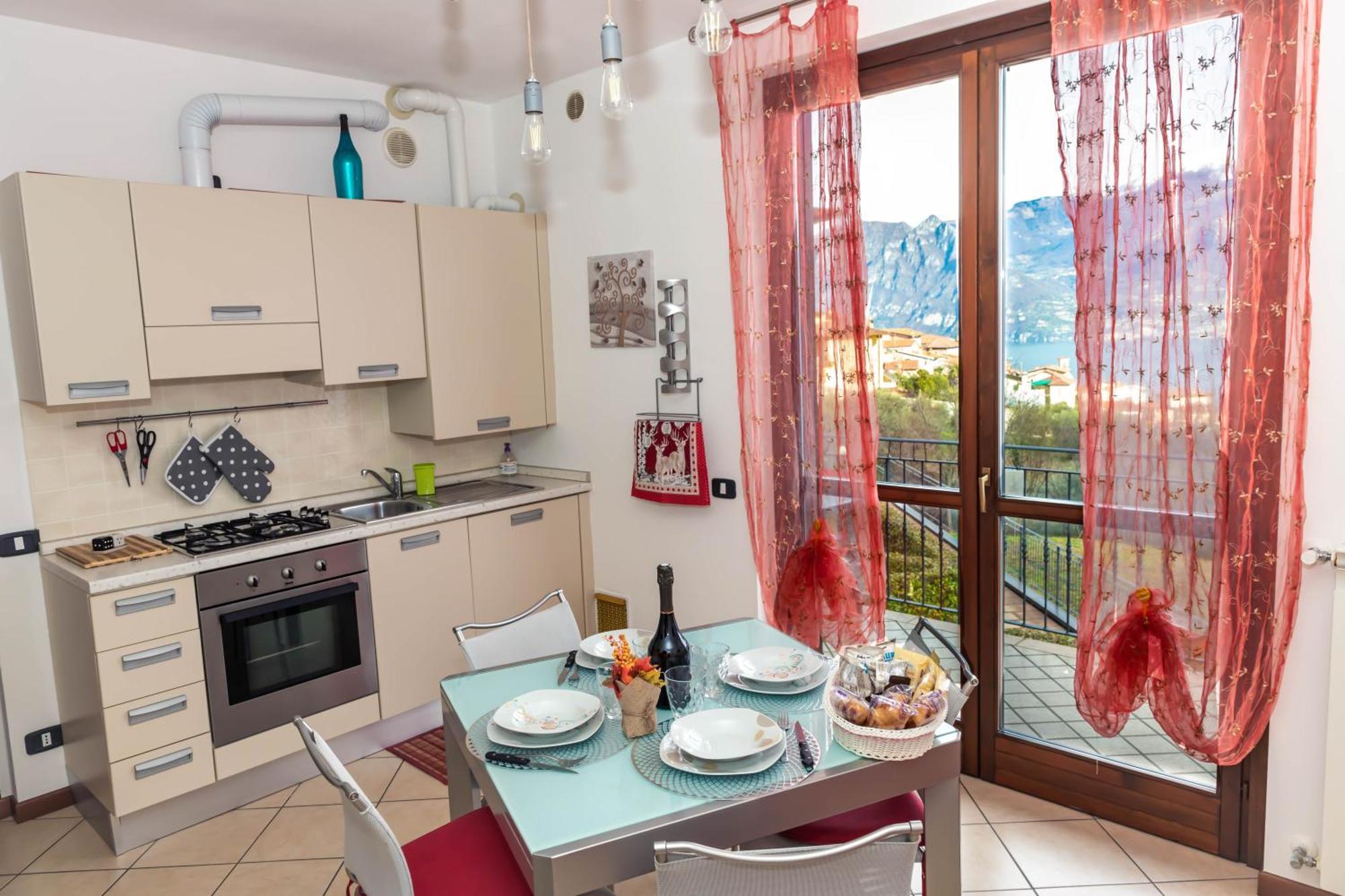 Residenza Coccinelle Vista Lago D'Iseo Tavernola Bergamasca Eksteriør billede