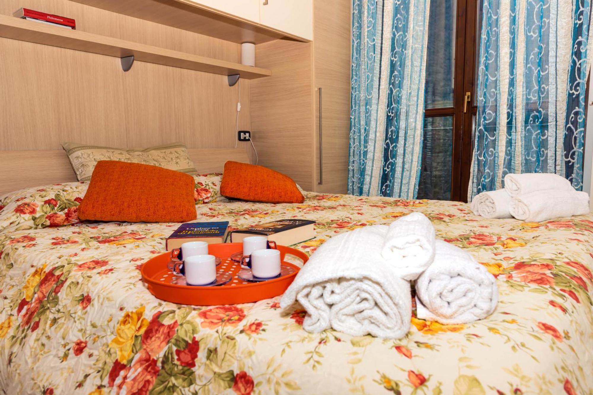 Residenza Coccinelle Vista Lago D'Iseo Tavernola Bergamasca Eksteriør billede