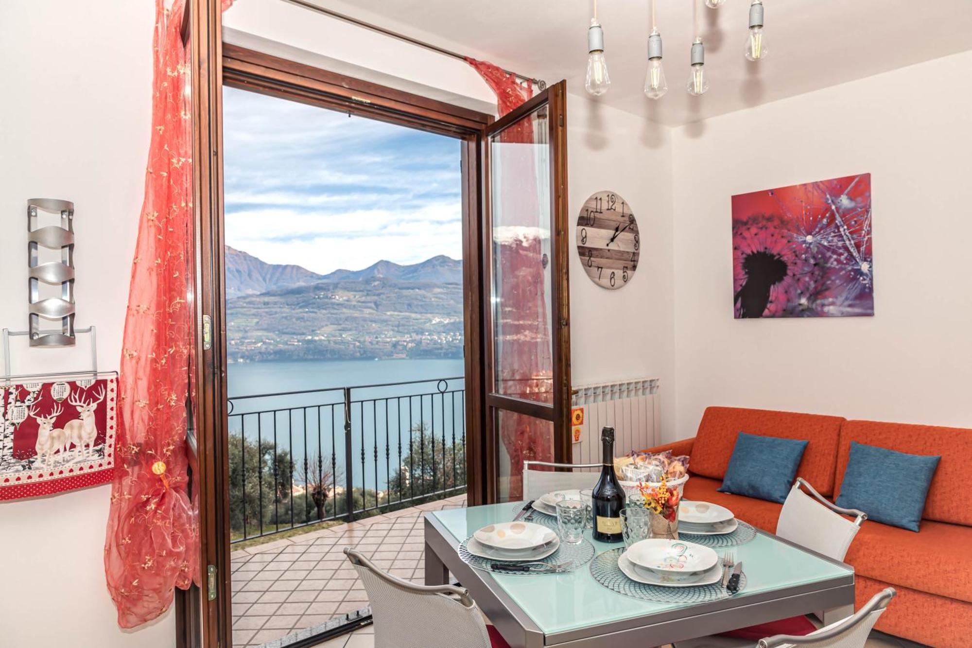 Residenza Coccinelle Vista Lago D'Iseo Tavernola Bergamasca Eksteriør billede