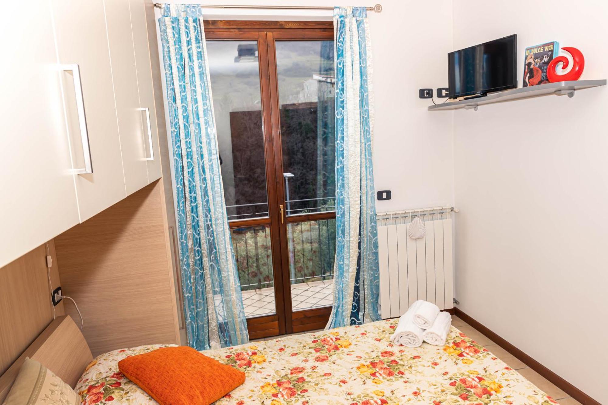 Residenza Coccinelle Vista Lago D'Iseo Tavernola Bergamasca Eksteriør billede