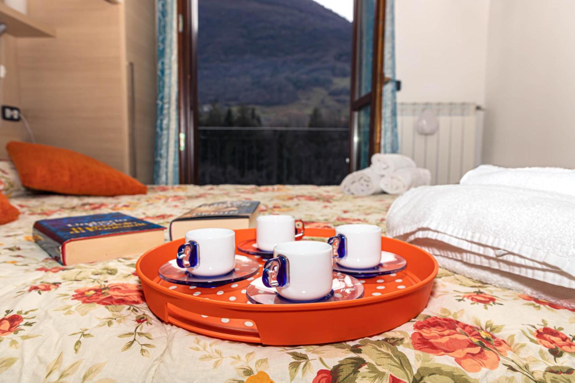 Residenza Coccinelle Vista Lago D'Iseo Tavernola Bergamasca Eksteriør billede