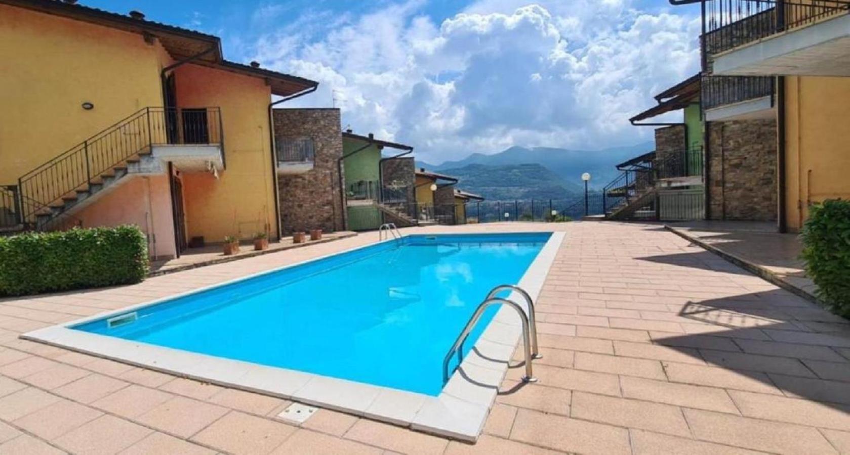 Residenza Coccinelle Vista Lago D'Iseo Tavernola Bergamasca Eksteriør billede